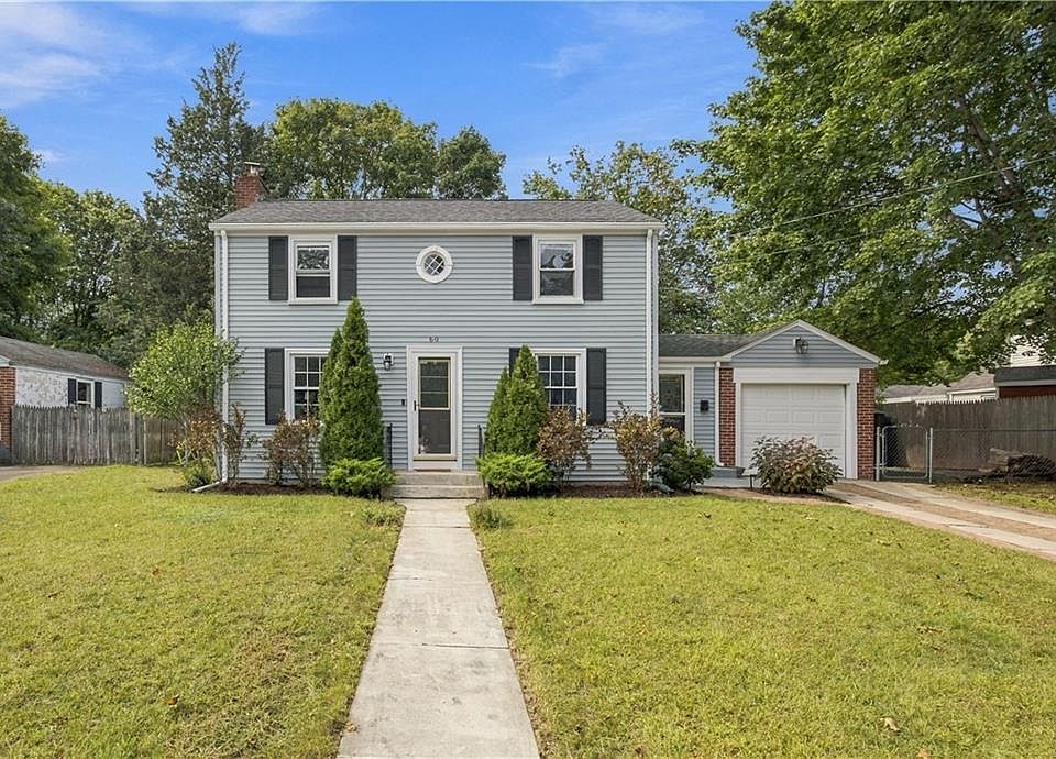 1st image of 60 Parkway Dr