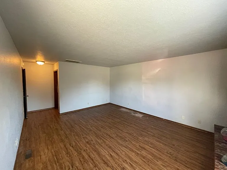 221 Skylark Ct — Photo 3