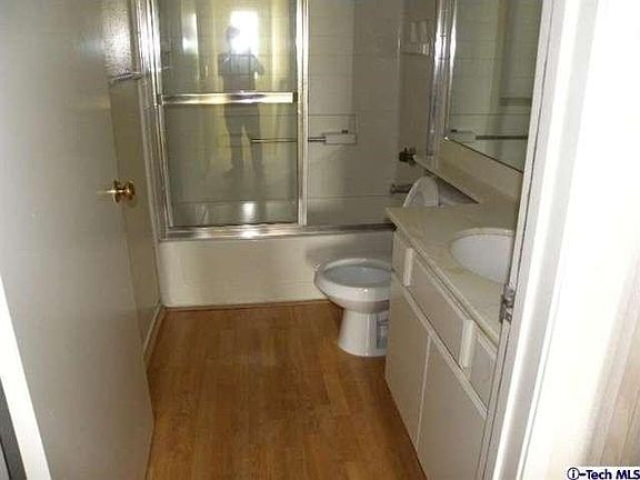 4th image of 8840 Burnet Ave Unit 6
