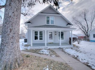 121 4th Ave, Underwood, IA 51576