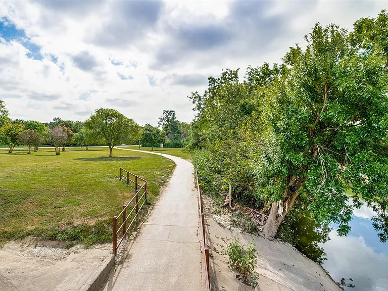 7215 Holly Hill Dr #101 — Photo 44