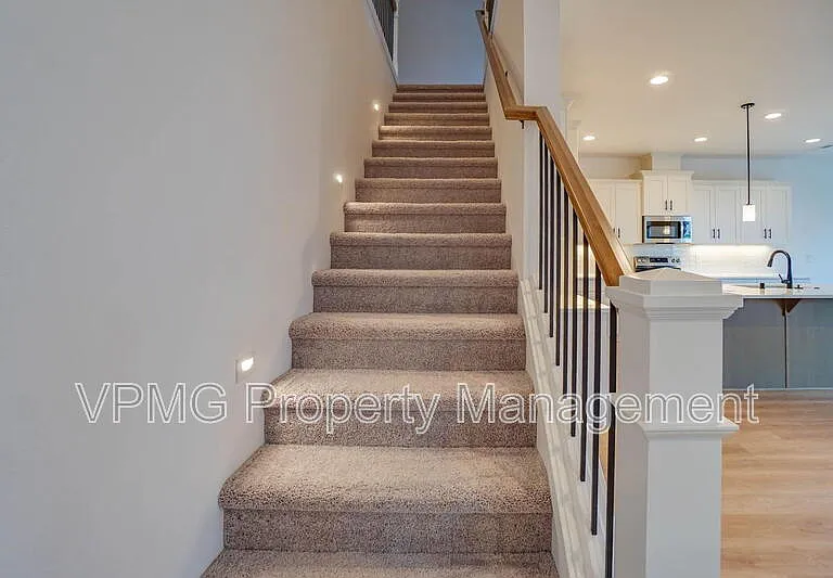 1605 NE 180th Ave — Photo 12