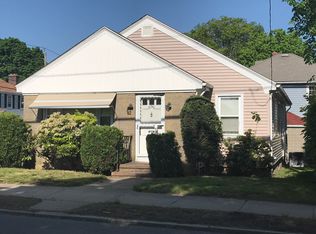 696 River Ave, Providence, RI 02908