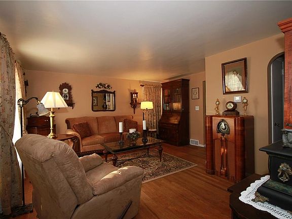 2nd image of 152 Terrace Dr