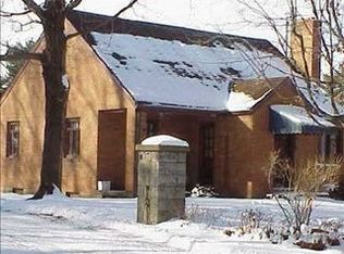 503 Moon Clinton Rd, Moon Township, PA 15108