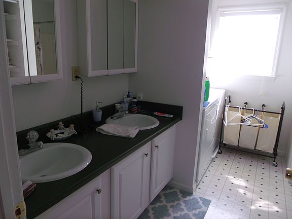 5th image of 2673 Stanford Dr