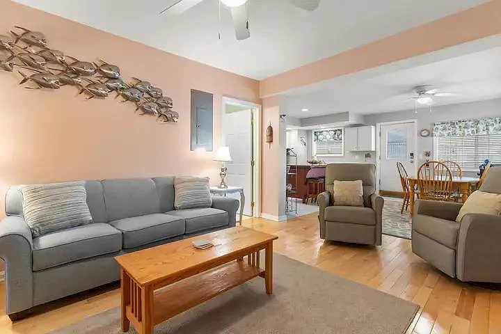 6 Ashworth Ave #1 — Photo 18