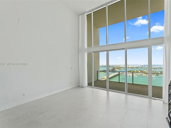 2nd image of 1040 Biscayne Blvd APT 3802