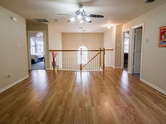 5th image of 1200 Courtney Ln
