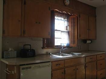 2nd image of 201 Fraser Ln