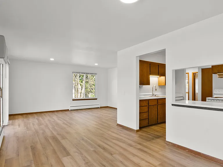526 W Franklin St #4 — Photo 18