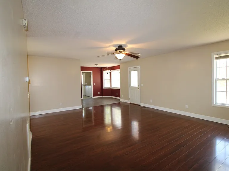 2545 Autumn Ter — Photo 3