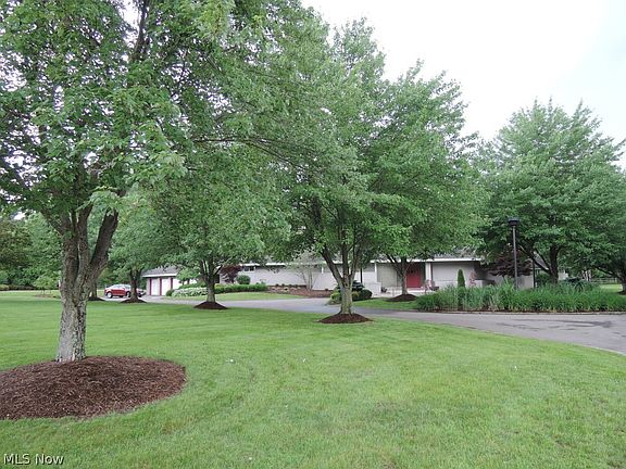 3rd image of 4490 Creekside Dr