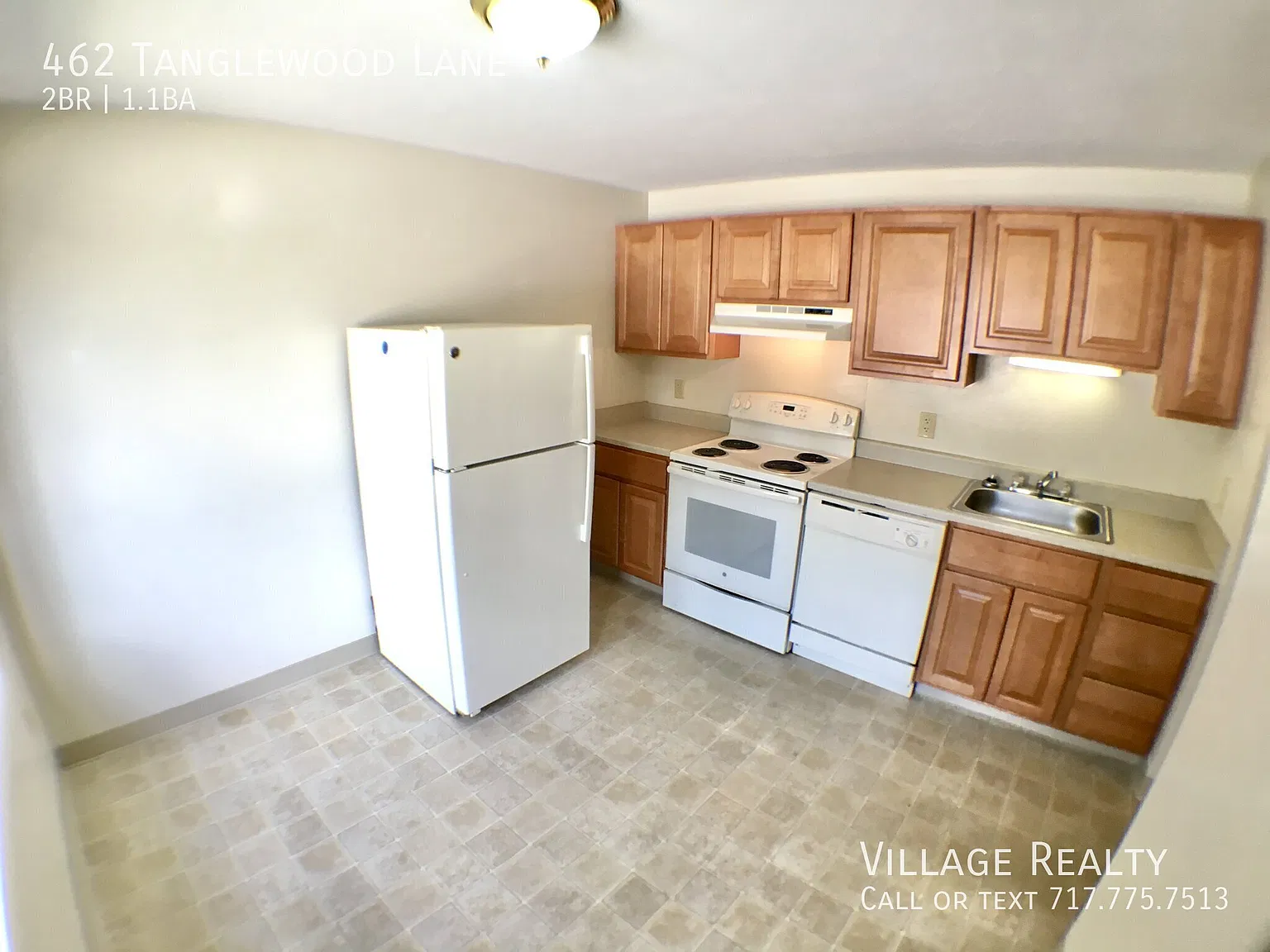 Spacious 2-BR Townhome in Dallastown School District! W/D Hookup & Basement! Available late-Decem... — Photo 2