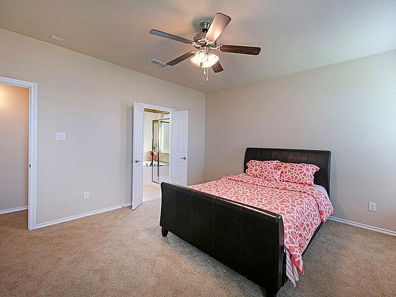 4th image of 1124 Cushing Dr