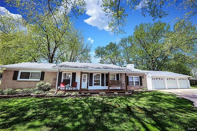 1st image of 452 Tamarach Dr