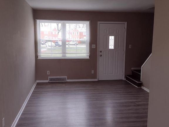2nd image of 441 Kenwood Dr APT N