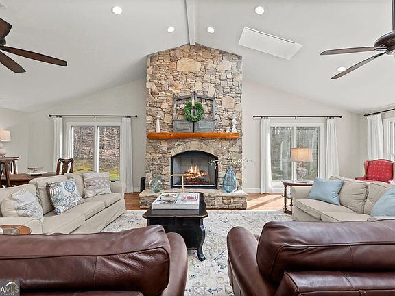 3rd image of 3967 C Loggins Rd