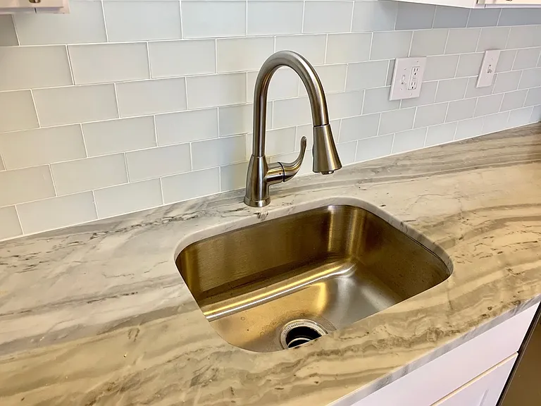 125 E Forteen Mile Rd #11 — Photo 2