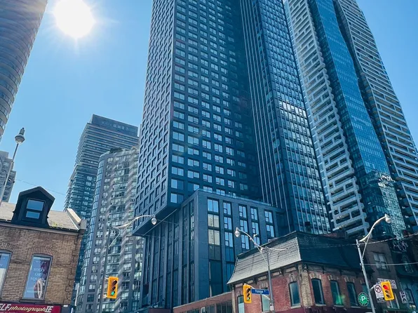 8 Wellesley St W, Toronto, ON