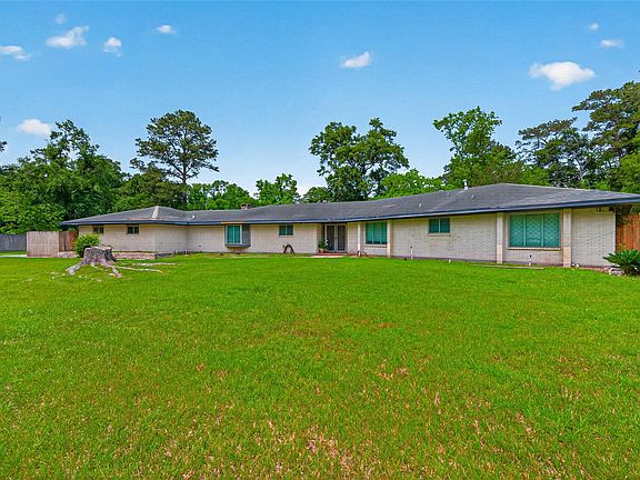 4th image of 1701 Mistletoe Ln