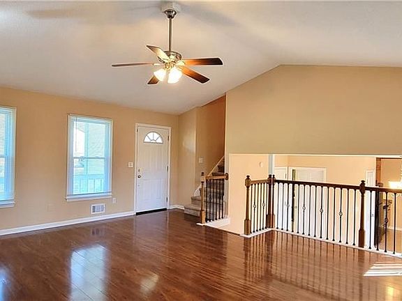 4th image of 200 Wayside Dr