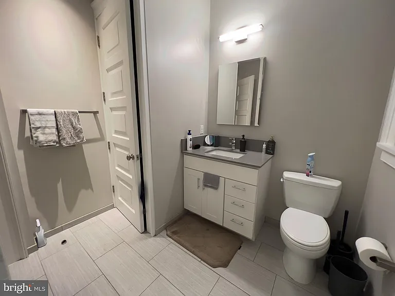 2126 Locust St #1R — Photo 26