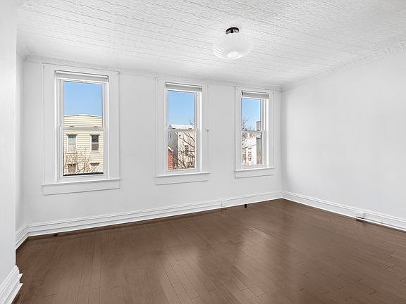 4th image of 404A 17th St #3