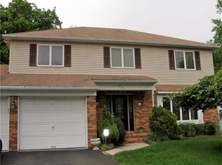 831 Grove Ave, Edison, NJ 08820