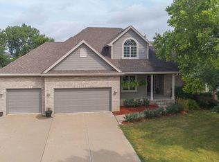 9509 NW Newgate Dr, Johnston, IA 50131