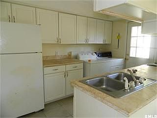 4th image of 96 Mathews Dr APT 100