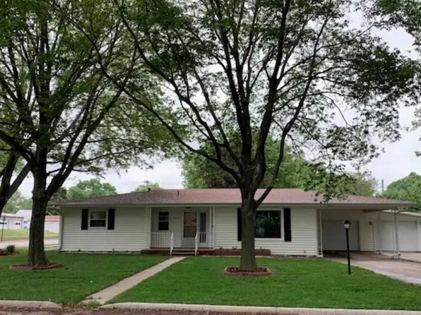 1216 Walnut St, Yankton, SD 57078