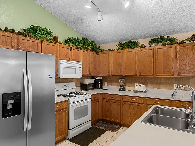 226 Jessamine Dr — Photo 17