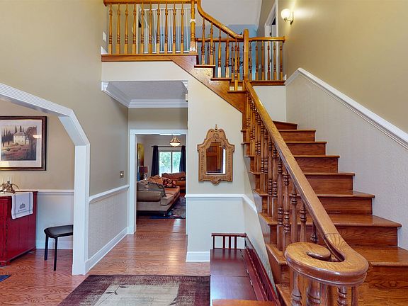 3rd image of 100 Shannon Dr