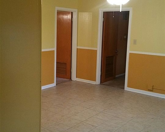 4th image of 12595 Pioneer Dr