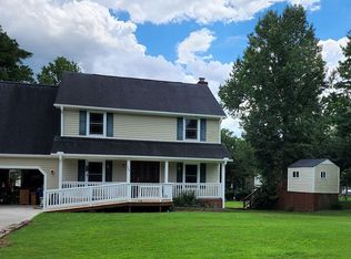 204 Riverbend Rd, Jacksonville, NC 28540