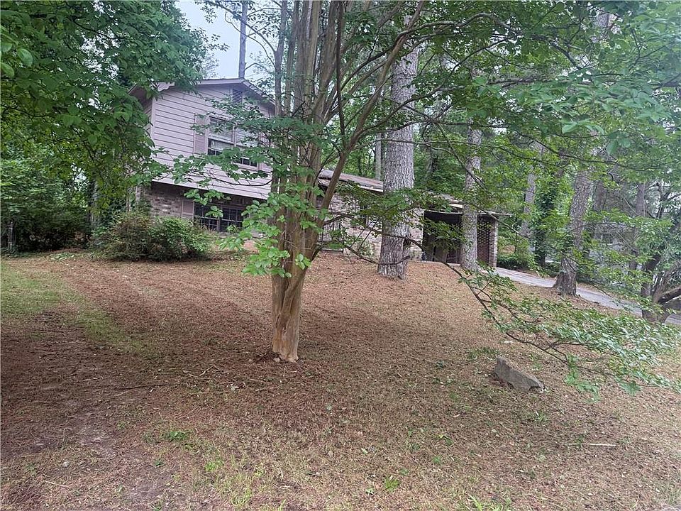1st image of 2930 Carriage Ln S