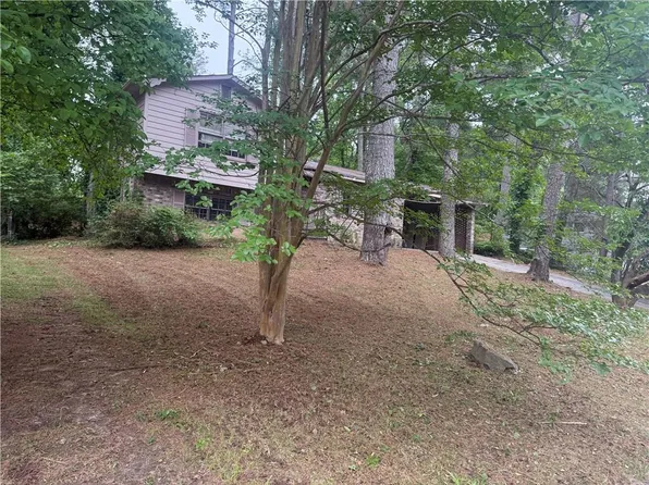 2930 Carriage Ln S, Atlanta, GA 30349