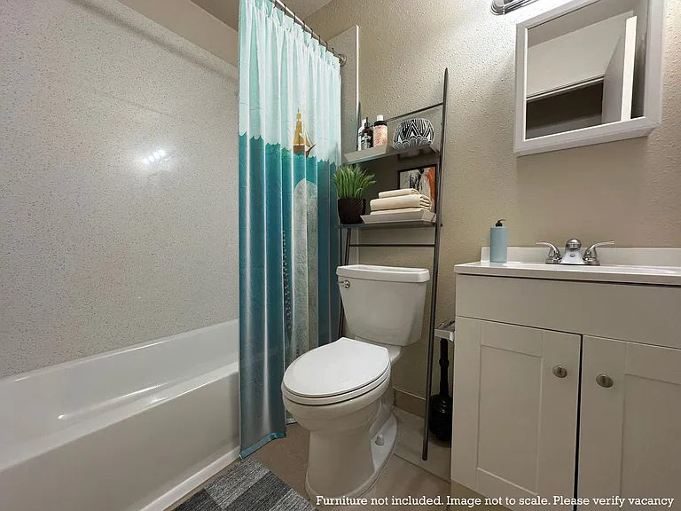 630 N Van Buren — Photo 11