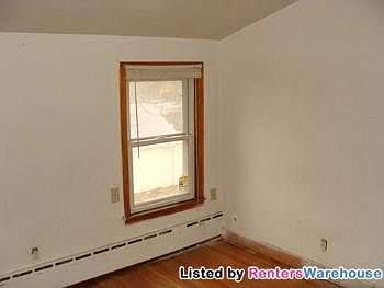 4th image of 1052 Lafond Ave