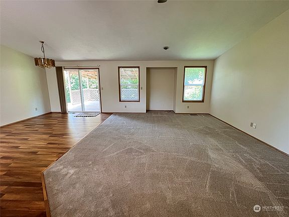4th image of 13002 NE 6th Court