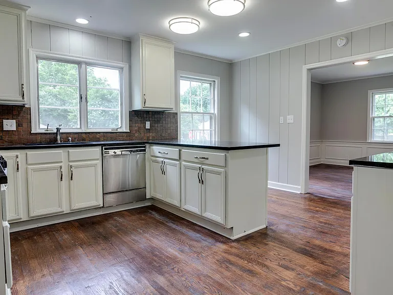 4207 Barfield Rd — Photo 15