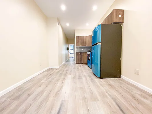 Rented by RealTegrity NY LLC | media 7