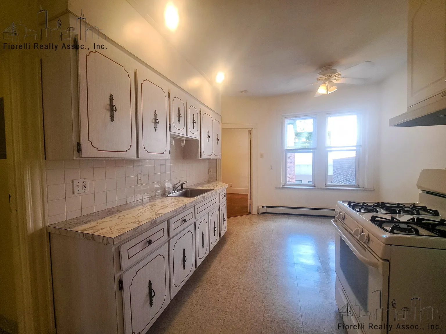 2 bed, 9999 sqft, $3,000 — Photo 1