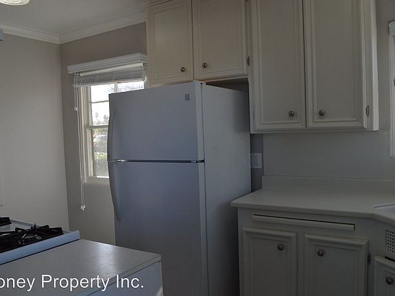 5th image of 714 Elm Ave