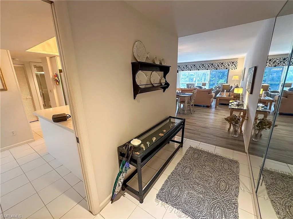 4240 Lake Forest Dr — Photo 3
