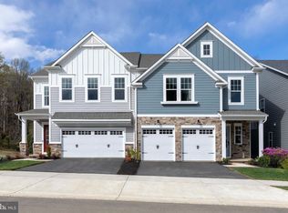 17771 Woods Overlook Dr, Dumfries, VA 22026