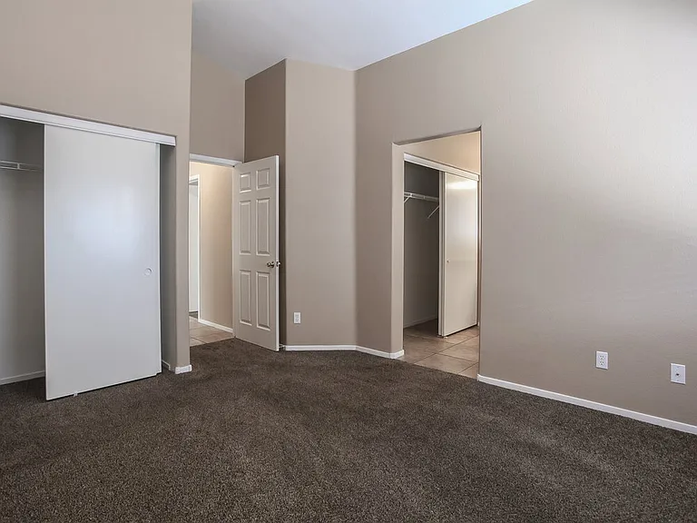 5516 Cloudy Glen St — Photo 7