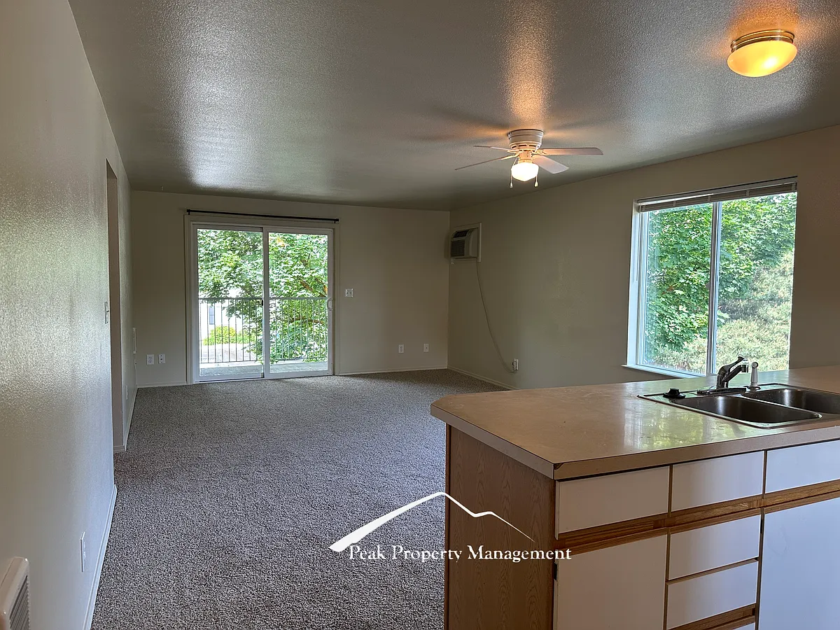 Building Photo - 2555 N Workland Ln #202