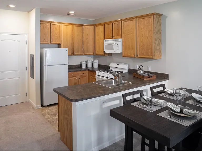 Sutton Hill Apartments and The Point at Sutton Hill — Photo 19